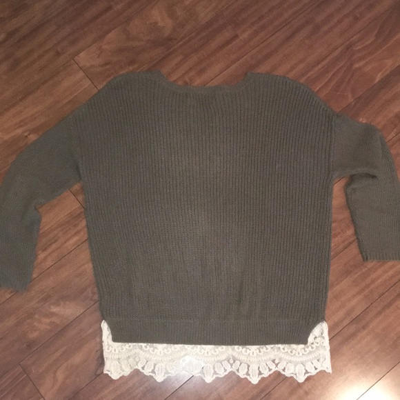LAST CHANCE Urban Outfitters Sweater - Picture 3 of 5